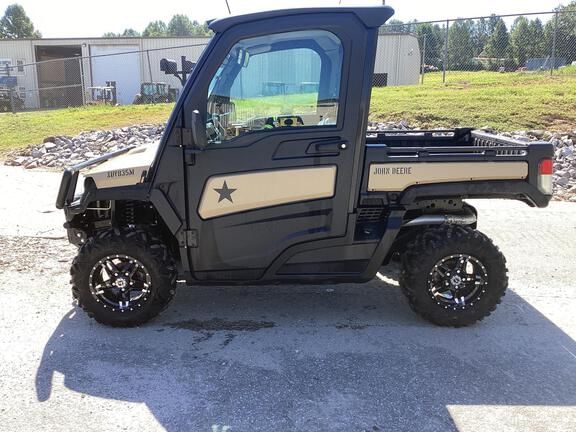 2023 John Deere XUV 835M Honor Edition Equipment Image0