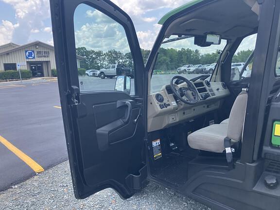 Image of John Deere XUV 835R equipment image 4