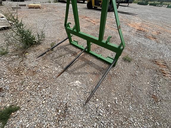 Image of Undetermined Bale Spear equipment image 3