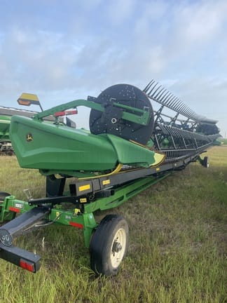 2023 John Deere HD35R Equipment Image0