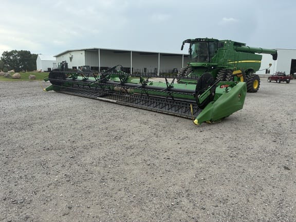 2023 John Deere HD40F Equipment Image0