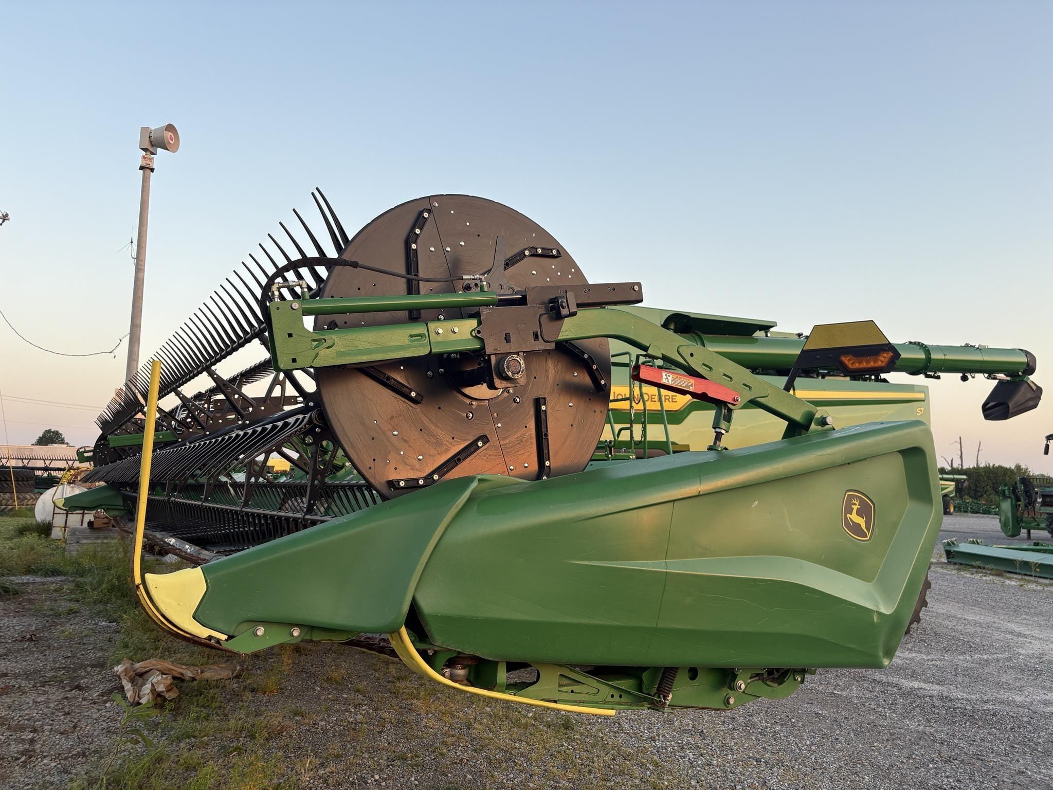 2023 John Deere HD40F Equipment Image0