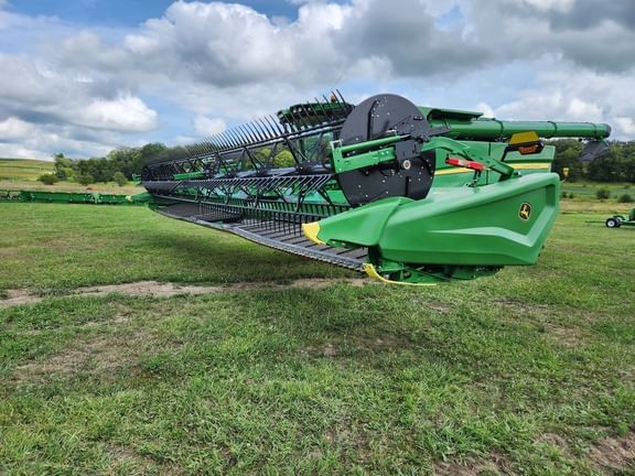 2023 John Deere HD40F Equipment Image0