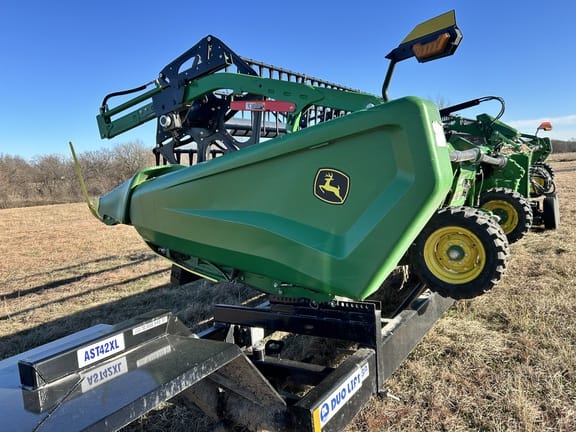 2023 John Deere HD40F Equipment Image0