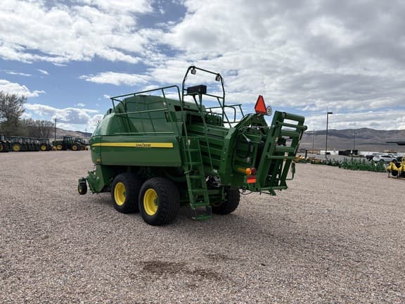Image of John Deere L331 equipment image 2
