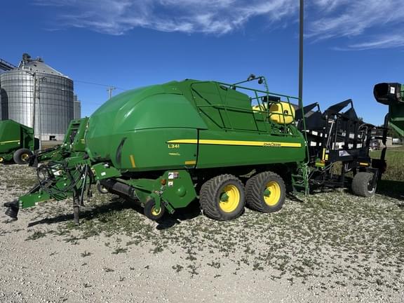 Image of John Deere L341 equipment image 2