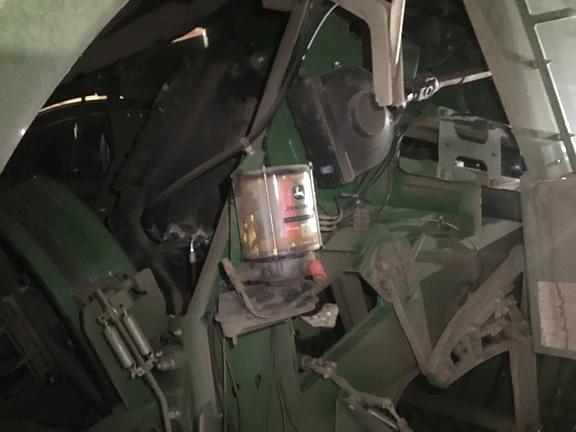 Image of John Deere L341 equipment image 4