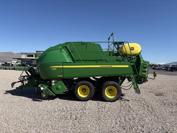 Image of John Deere L341 equipment image 1