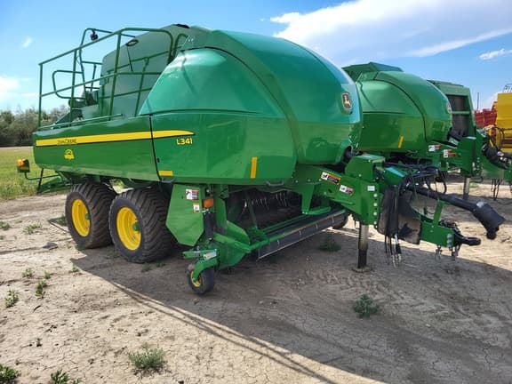 Image of John Deere L341 equipment image 1