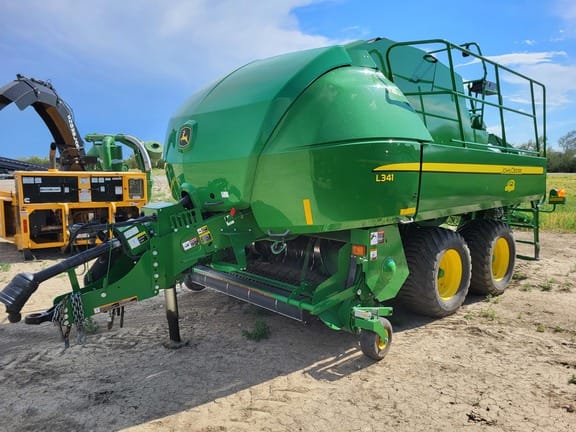 2023 John Deere L341 Equipment Image0