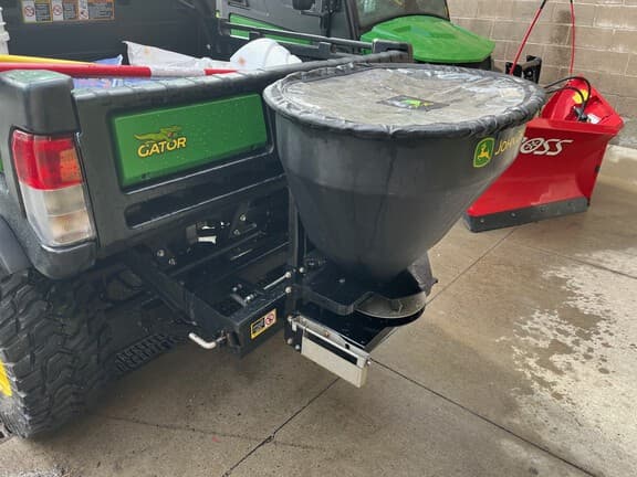 Image of John Deere LP69910 equipment image 1