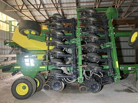 Image of John Deere N530C equipment image 2