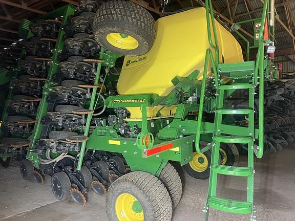 Image of John Deere N530C equipment image 4