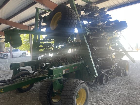 Image of John Deere N530C equipment image 4