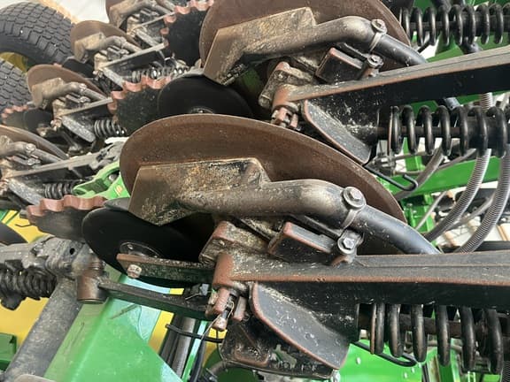 Image of John Deere N536C equipment image 4