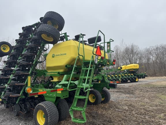 Image of John Deere N540C equipment image 4