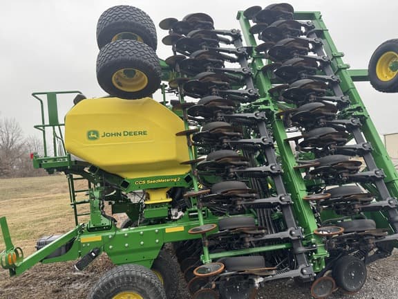 Image of John Deere N540C equipment image 3