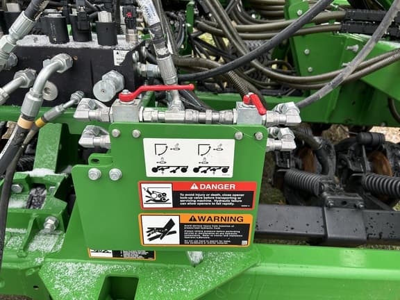 Image of John Deere N540C equipment image 3