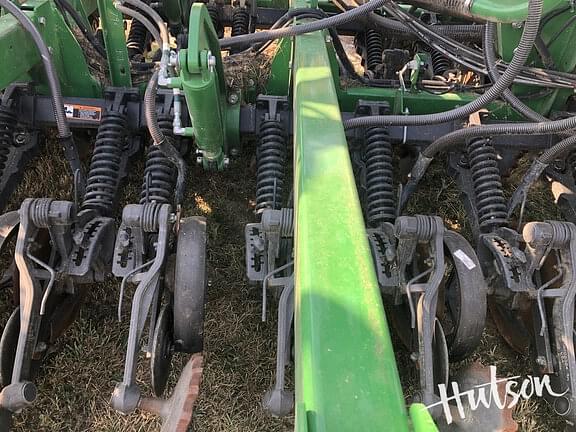 Image of John Deere N540 equipment image 4