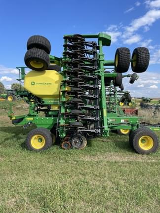 Image of John Deere N540C equipment image 4