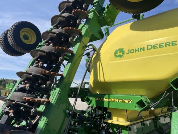 Image of John Deere N540C equipment image 4