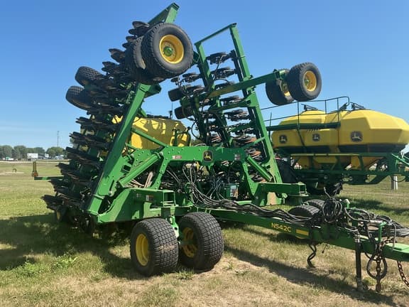 Image of John Deere N542C equipment image 2