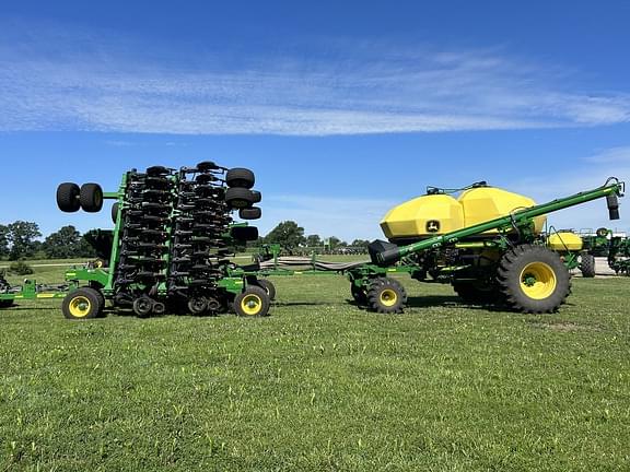 Image of John Deere N550 equipment image 1