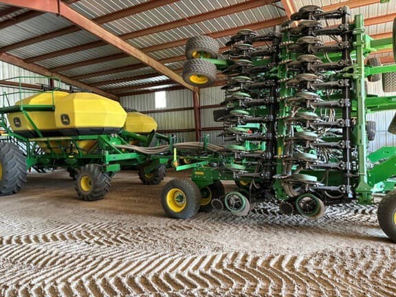 Image of John Deere N550 equipment image 1