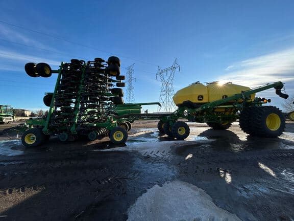 Image of John Deere N560 equipment image 1