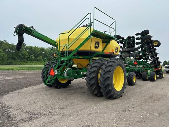 Image of John Deere N560 equipment image 1