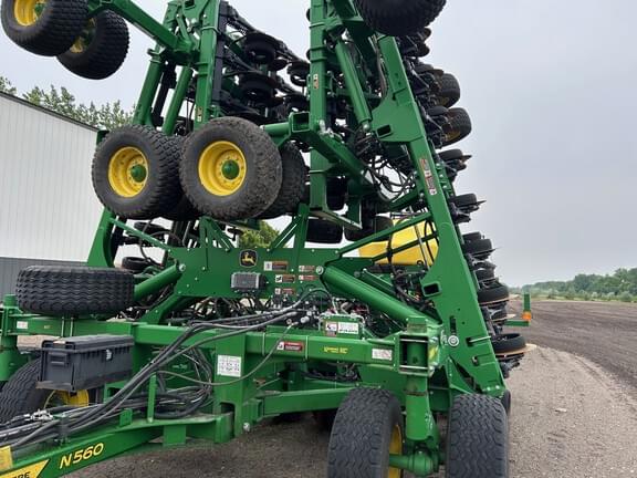 Image of John Deere N560 equipment image 3