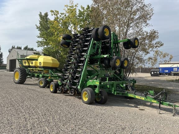 Image of John Deere N560 equipment image 1