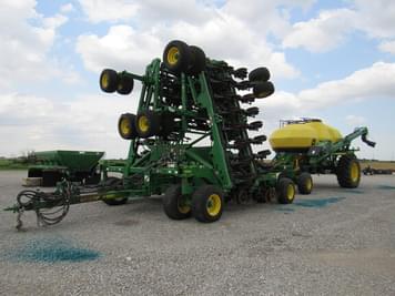 Main image John Deere N560