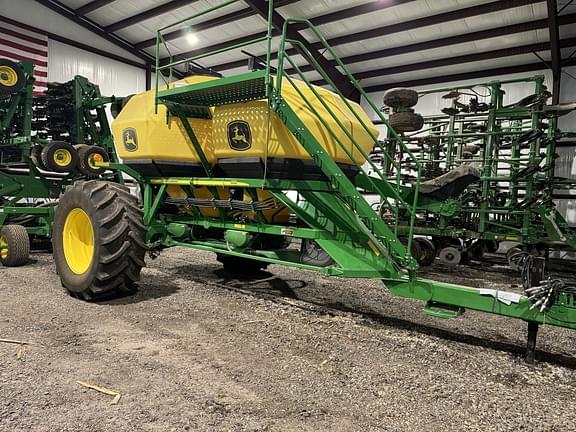 Image of John Deere N560 equipment image 1