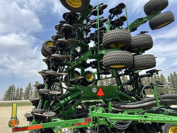 Image of John Deere N560 equipment image 3