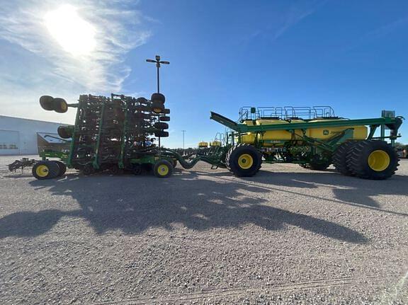 Image of John Deere N560F equipment image 1