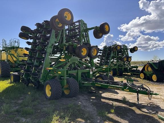 Image of John Deere N560F equipment image 1