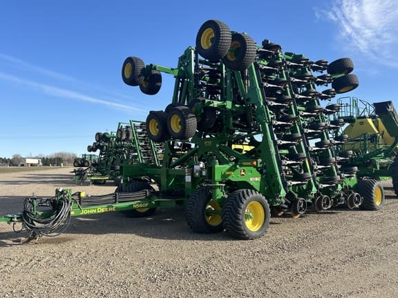 Image of John Deere N560F equipment image 1