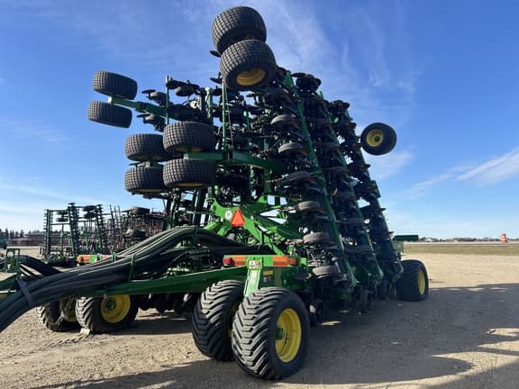 Image of John Deere N560F equipment image 3