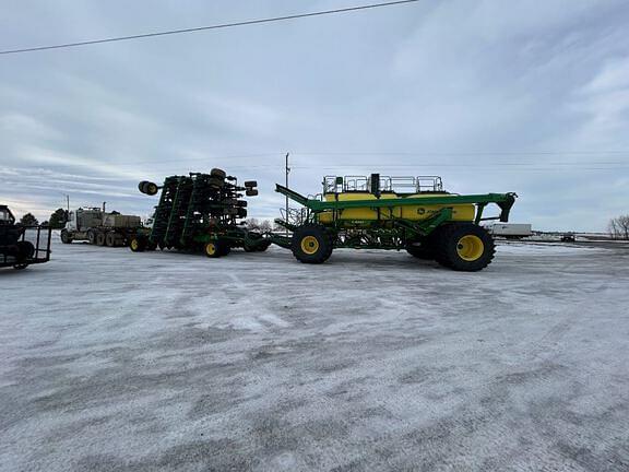 Image of John Deere N560F equipment image 3