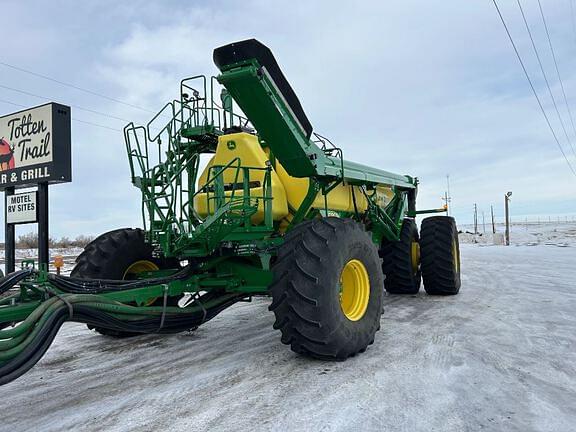 Image of John Deere N560F equipment image 1