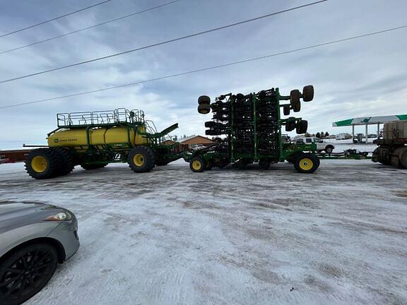 Image of John Deere N560F equipment image 4