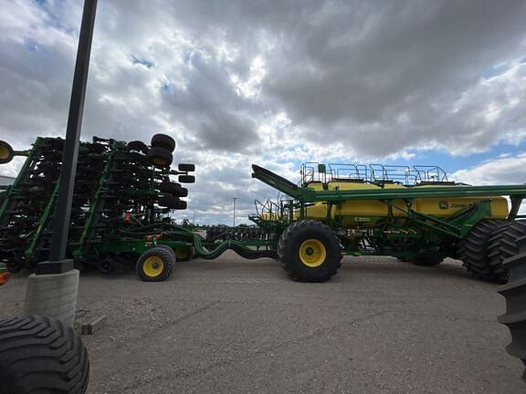 Image of John Deere N560F equipment image 1