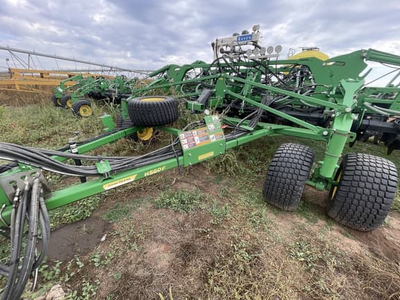 Image of John Deere N560F equipment image 3