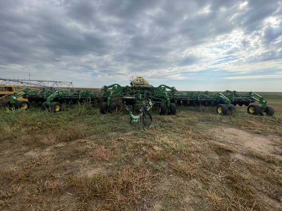 Image of John Deere N560F Primary image