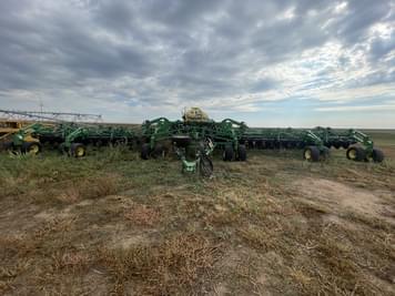 Main image John Deere N560F