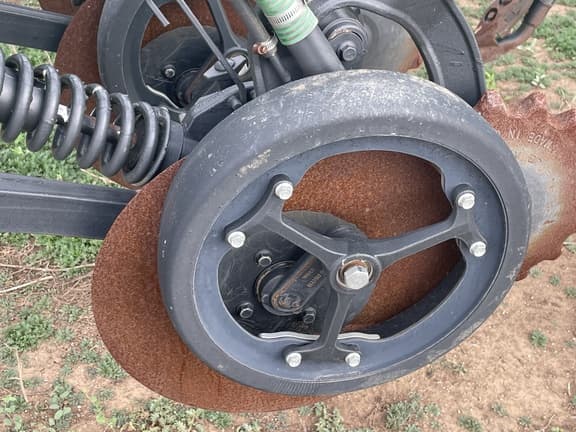 Image of John Deere N560F equipment image 4