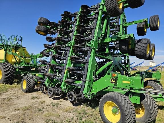 Image of John Deere N560F equipment image 4