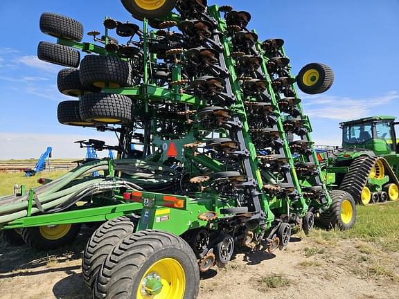Image of John Deere N560F equipment image 3