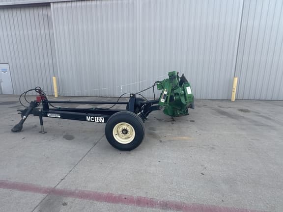 Image of John Deere R310 equipment image 2